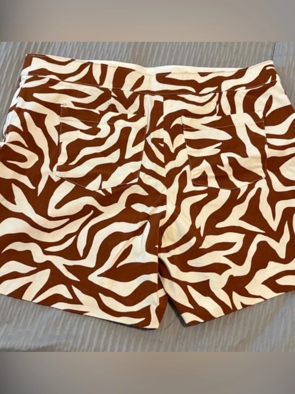 Spanx On-the-Go Printed Shorts XL Clay Zebra High Rise Tummy Control 4